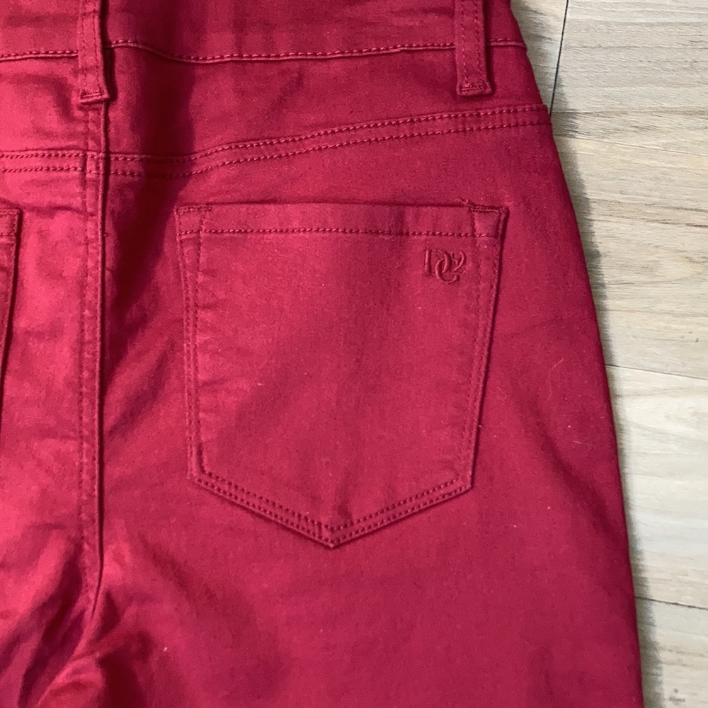 DG2 By Diane Gilman embroidered floral design Jean w/ stretch  size 10 - Picture 16 of 17